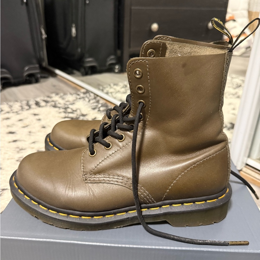 Dr. Martens Olive green boots